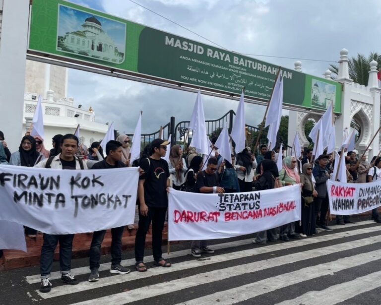 BENEDERA PUTIH